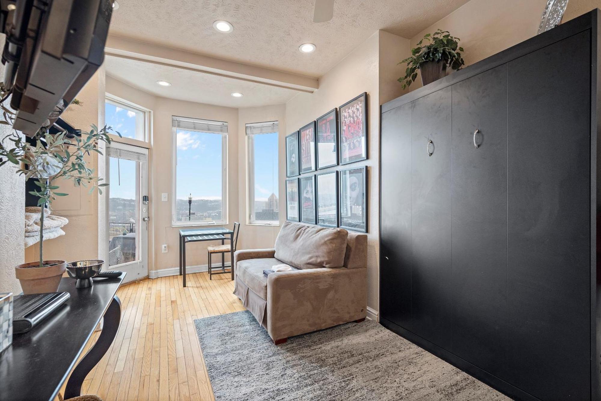 Charming Studio-Panoramic View-Your Pittsburgh Sanctuary Διαμέρισμα Εξωτερικό φωτογραφία